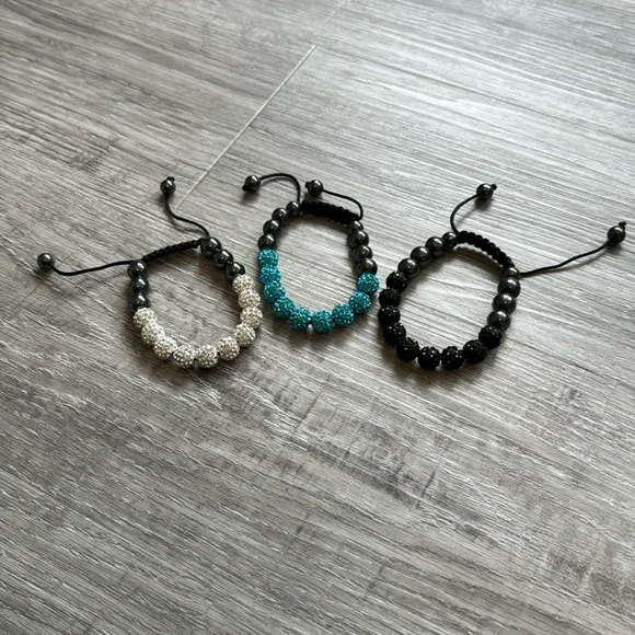 Beaded bracelets - Picture 2 of 5